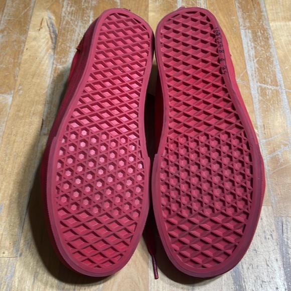 Vans unisex all red skater shoes - Picture 7 of 7